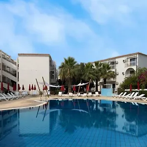 Amore Hotel Apartments Aparthotel Protaras