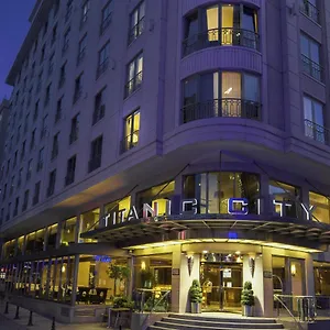 Titanic City Taksim Hotel