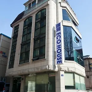 Myeongdong Ecohouse Гостевой дом